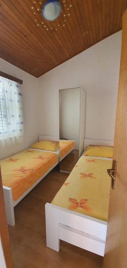 Apartments Anka Vinišće Extérieur photo
