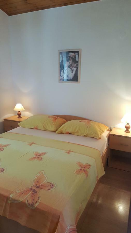 Apartments Anka Vinišće Extérieur photo