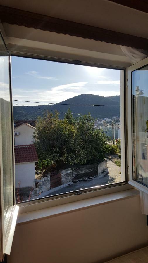 Apartments Anka Vinišće Extérieur photo